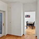 Apartment 1br - Great Starting Point For Tourists - Mill 324
